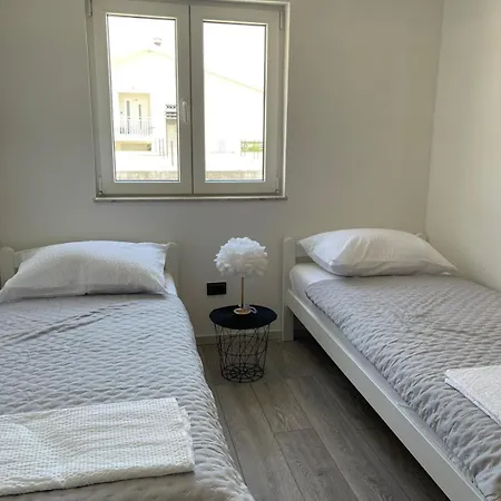Apartment Stipe *