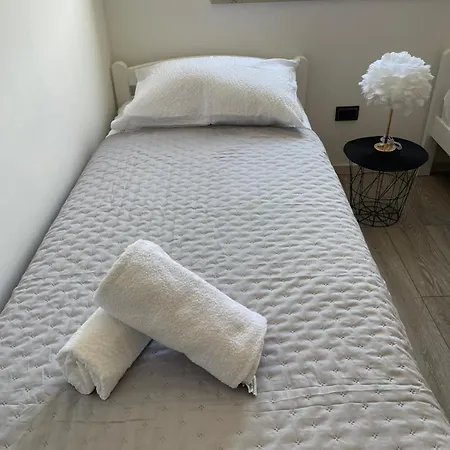Apartment Stipe *
